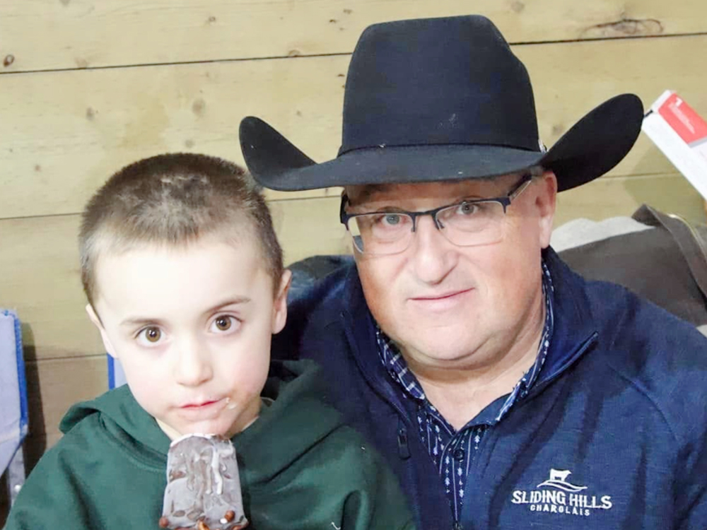 Sliding-Hills-Charolais-Saskatchewan-Family-Photo-2